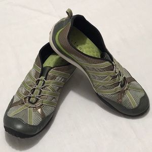 PRIVO BY CLARKS SLIP ON SHOE, SIZE 8 1/2